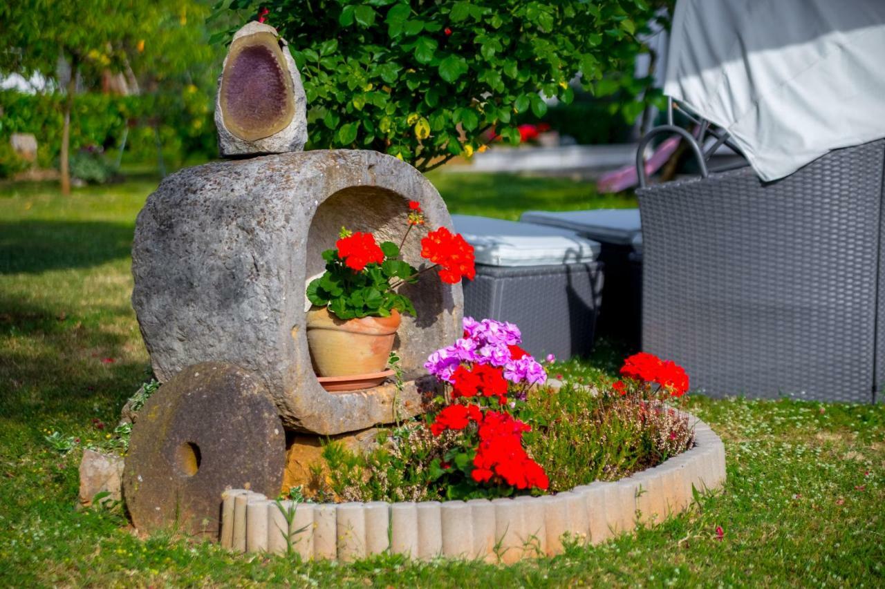Garden Paradise App Sveti Vid-Miholjice Eksteriør bilde